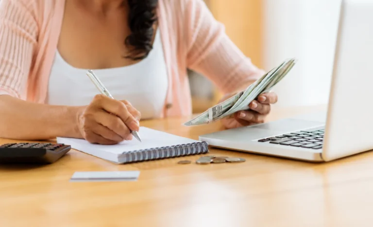 The 50/30/20 Budget Rule Explained Simply (With Real Examples)